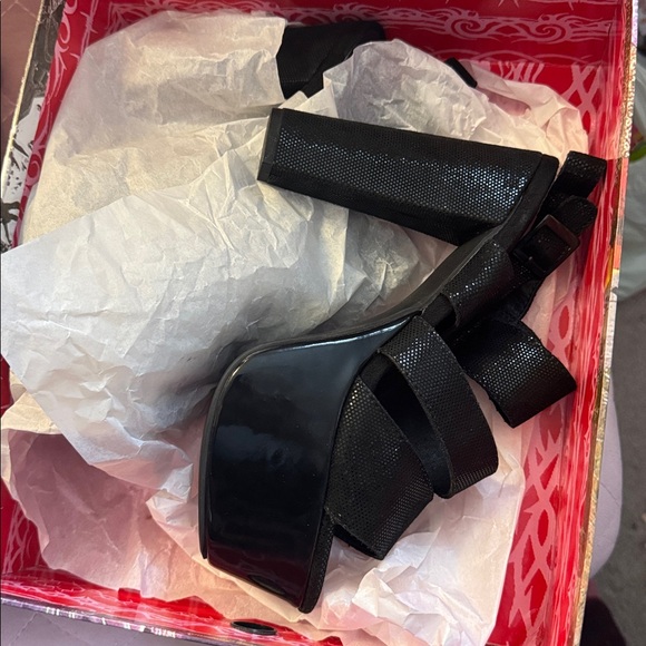 *NEW IN BOX* JEFFREY CAMPBELL BLACK DOT KIDSKIN PLATFORM SANDAL 39 - Picture 2 of 7